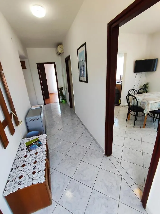 Apartament Apartmani David Pula